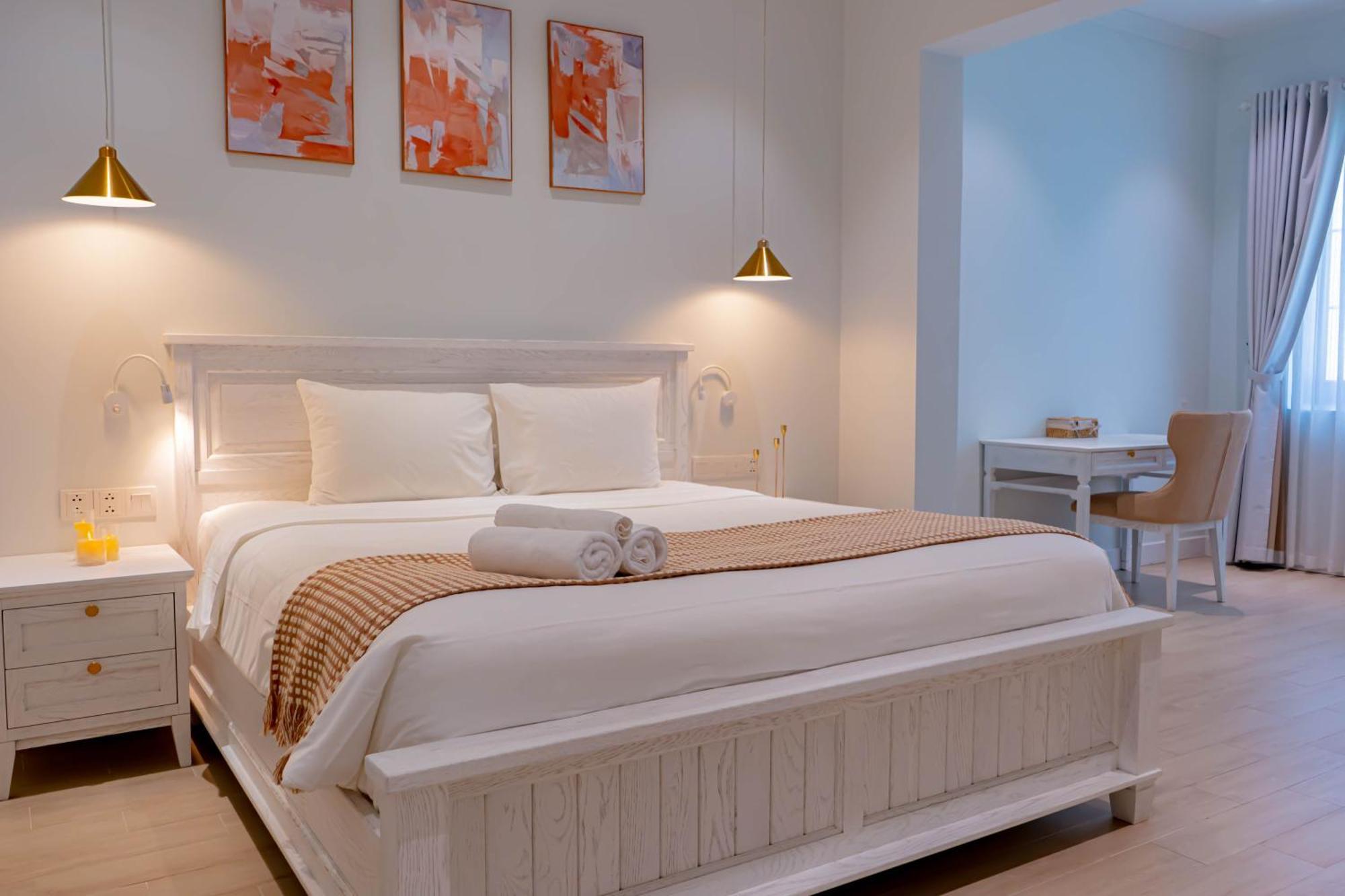 Villa The Salt - 250sm 3br, 4ba & Kitchen