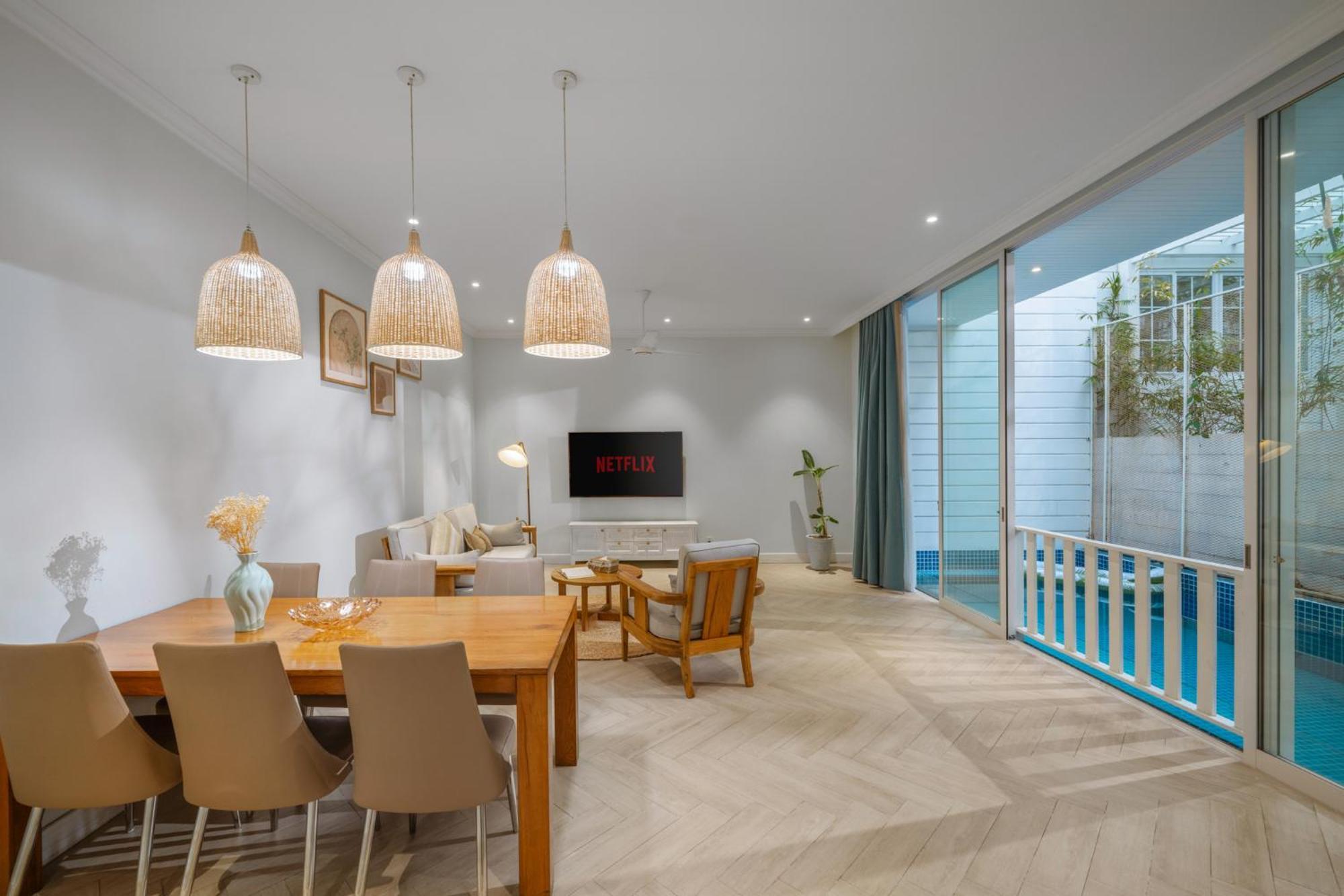 The Salt - 250sm 3br, 4ba & Kitchen